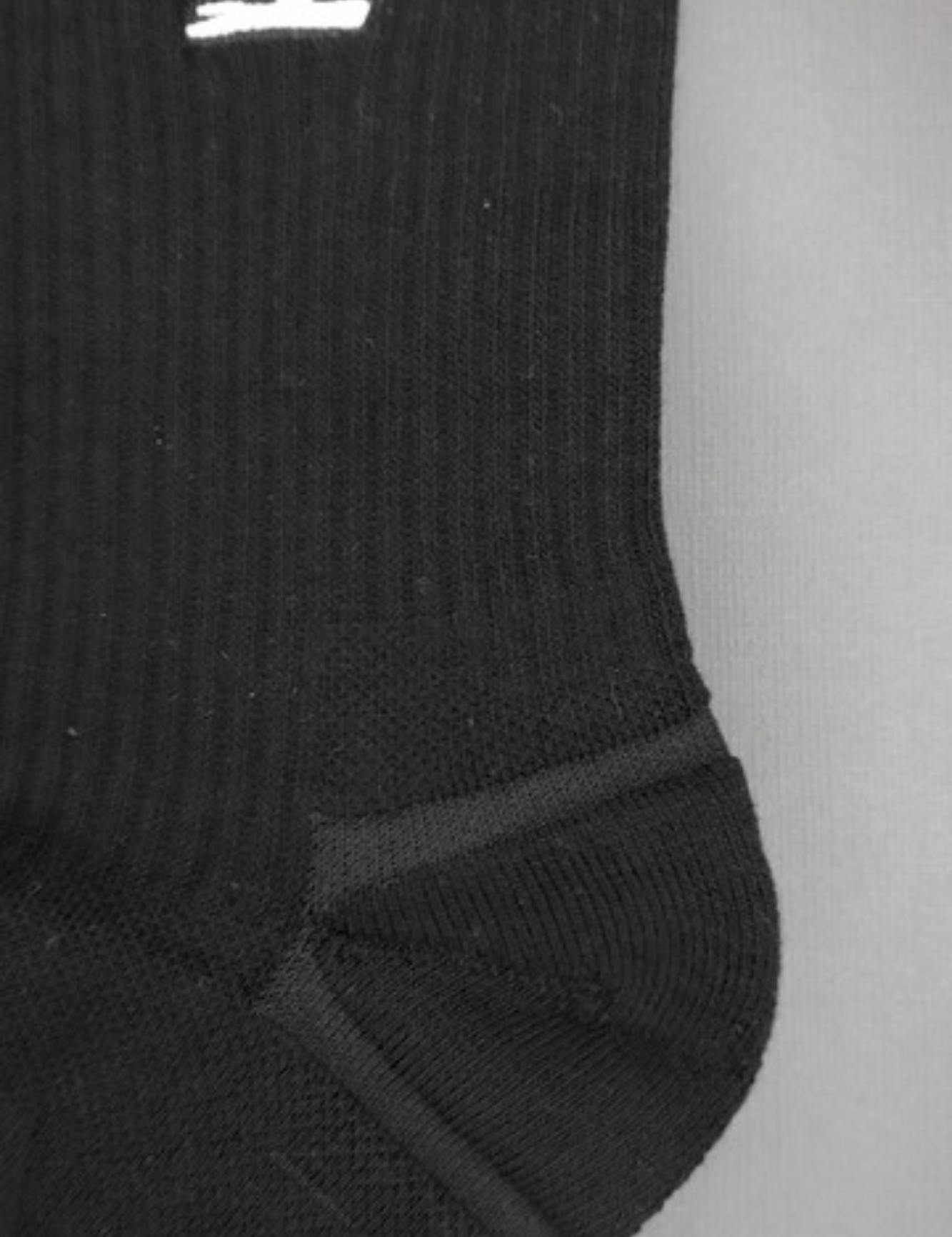 COTTONCREWSOCKSCARBON2.png