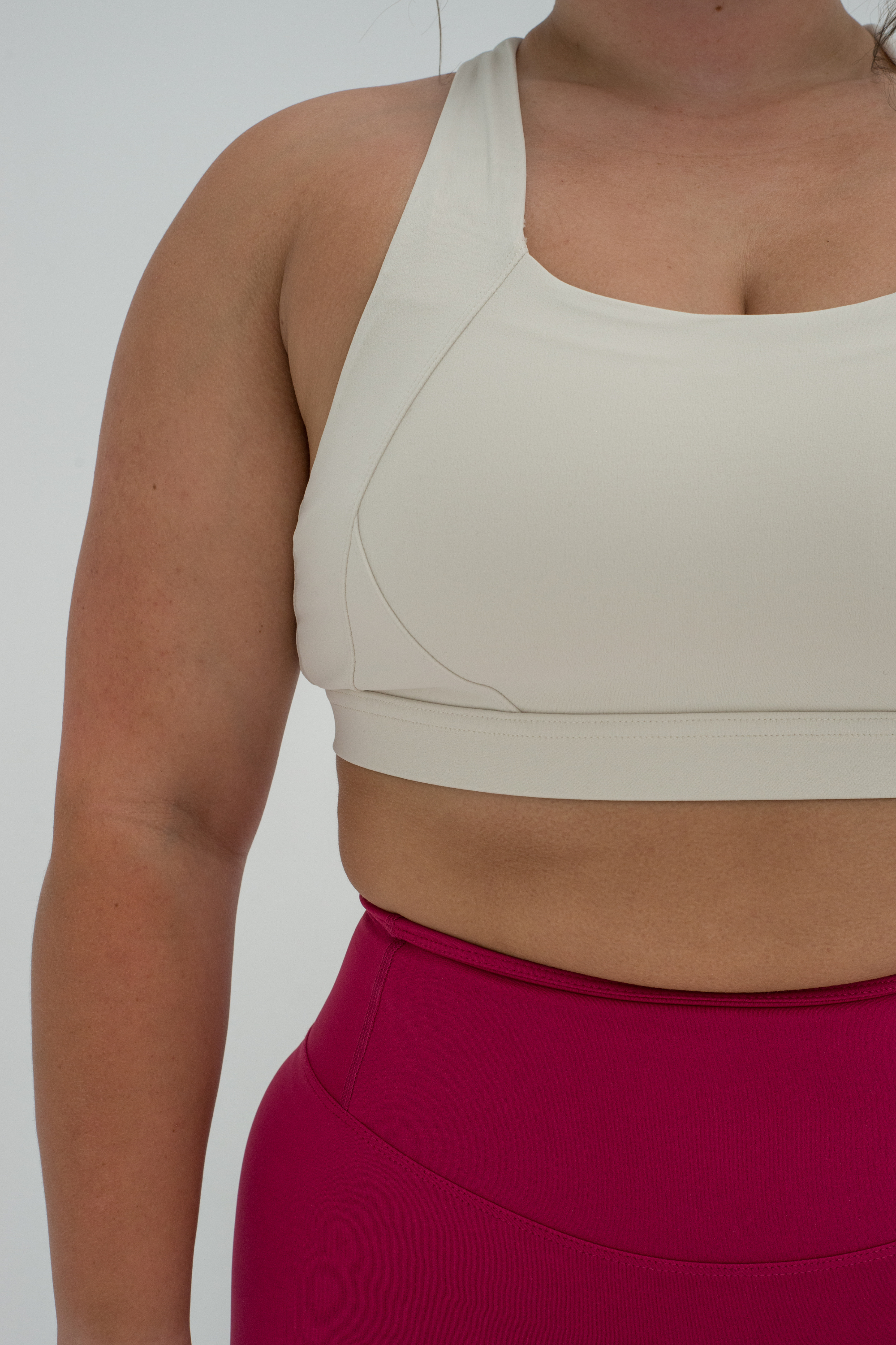ASCEND CROSSBACK SPORTS BRA - Vanilla