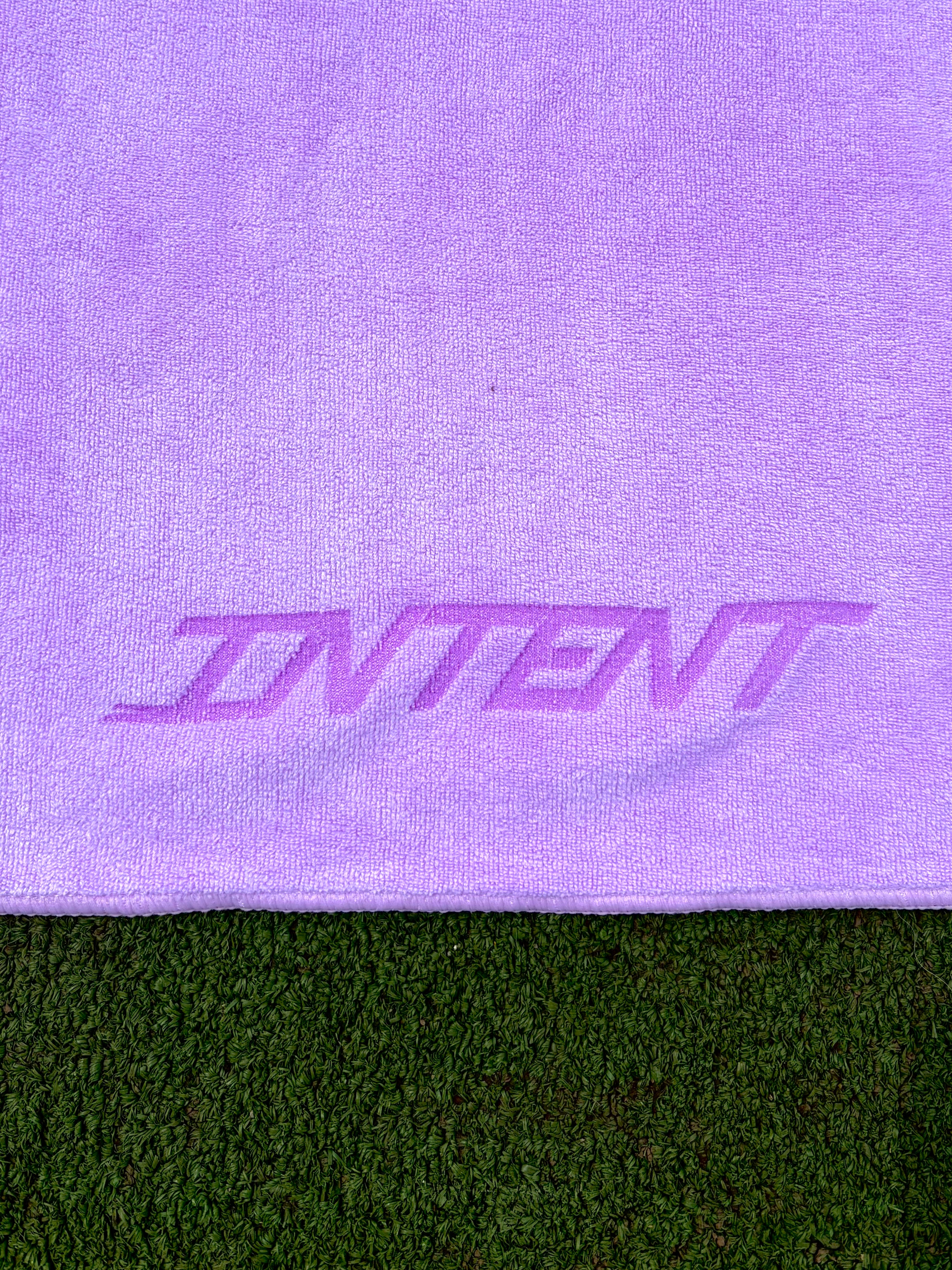 INTENT PLUSH MICROFIBRE SWEAT TOWEL - Wisteria