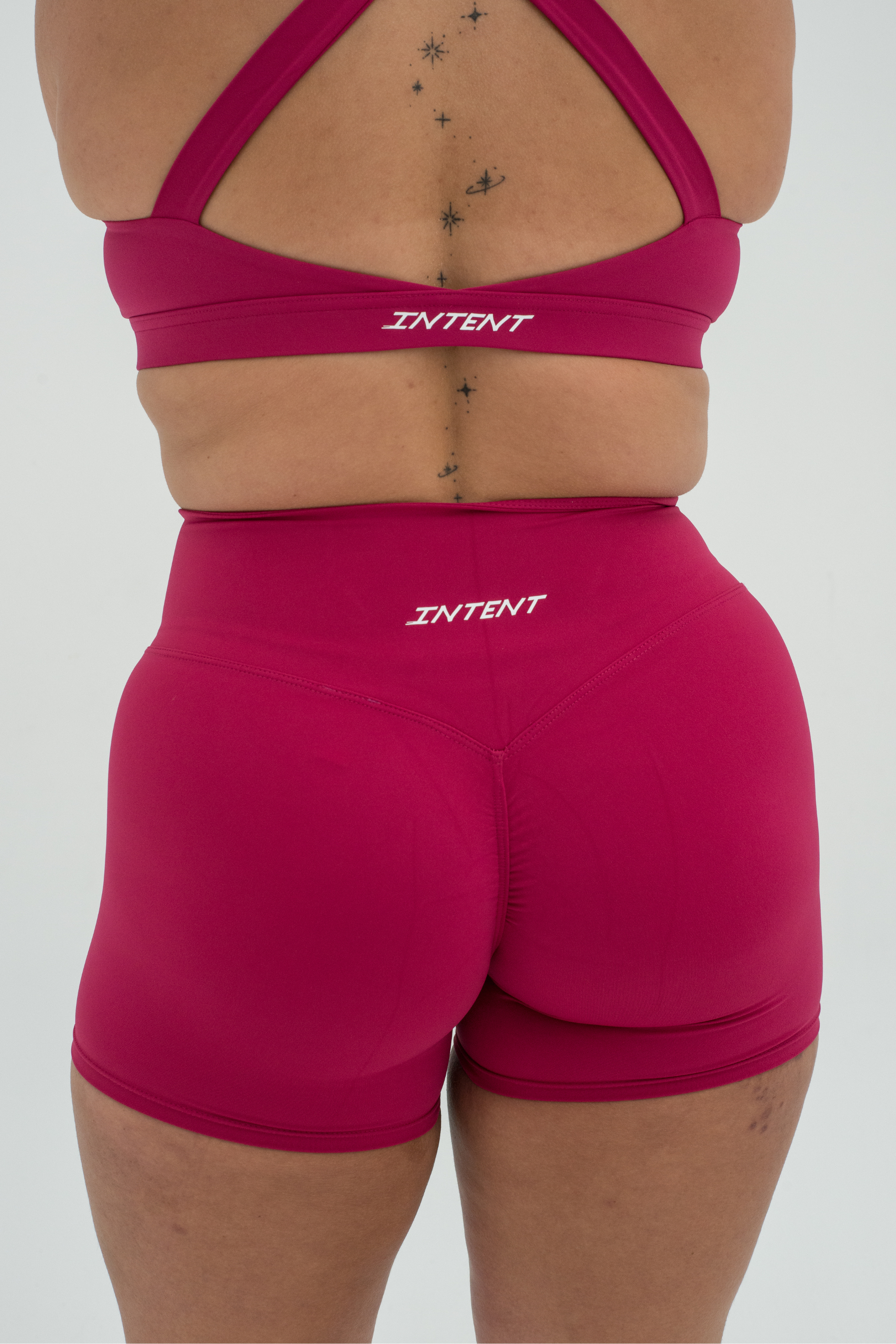 ASCEND INVISIBLE SCRUNCH SHORTS - Ruby Pink