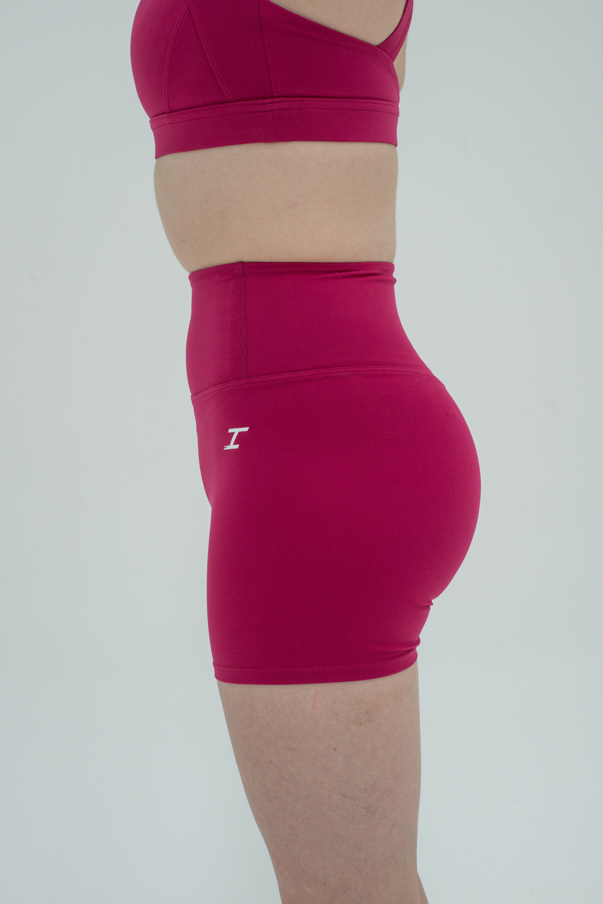 ASCEND INVISIBLE SCRUNCH SHORTS - Ruby Pink