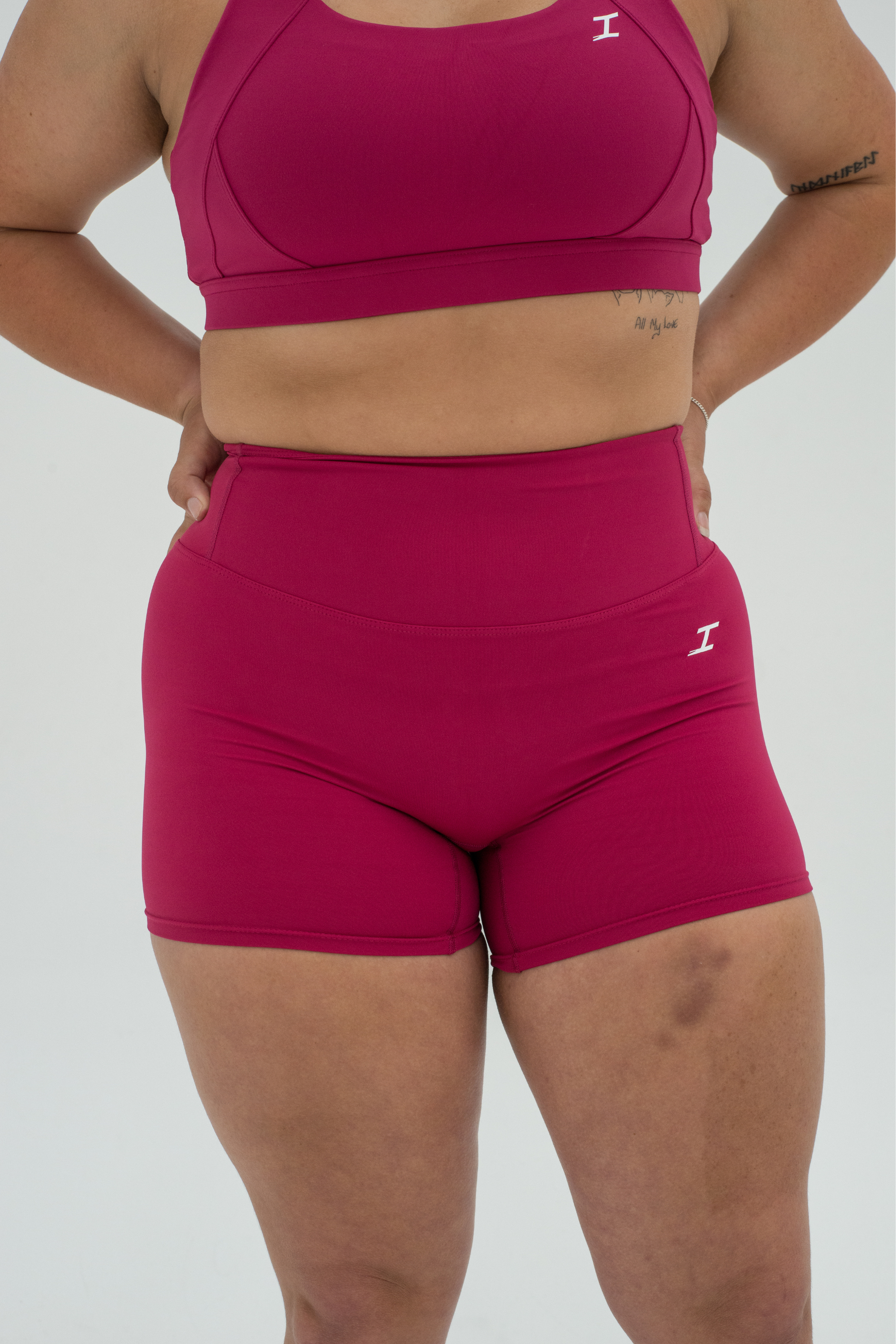 ASCEND INVISIBLE SCRUNCH SHORTS - Ruby Pink
