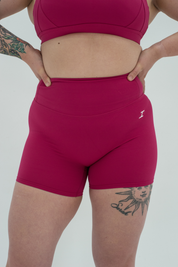 ASCEND INVISIBLE SCRUNCH SHORTS - Ruby Pink