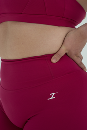 ASCEND INVISIBLE SCRUNCH SHORTS - Ruby Pink