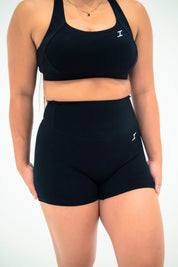 ASCEND INVISIBLE SCRUNCH SHORTS - Carbon