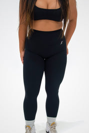 ASCEND INVISIBLE SCRUNCH LEGGINGS - Carbon