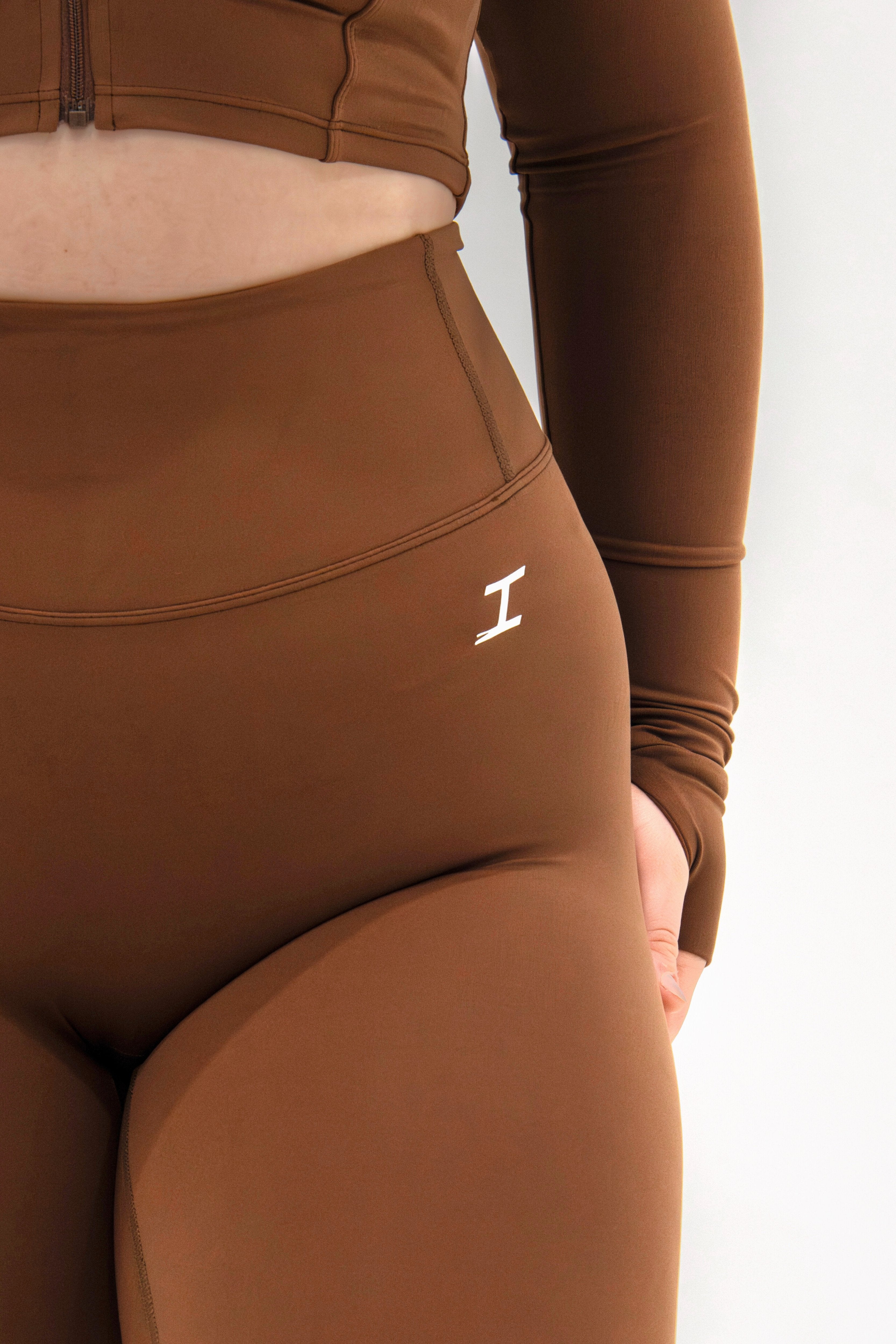 ASCEND INVISIBLE SCRUNCH LEGGINGS - Tawny Brown