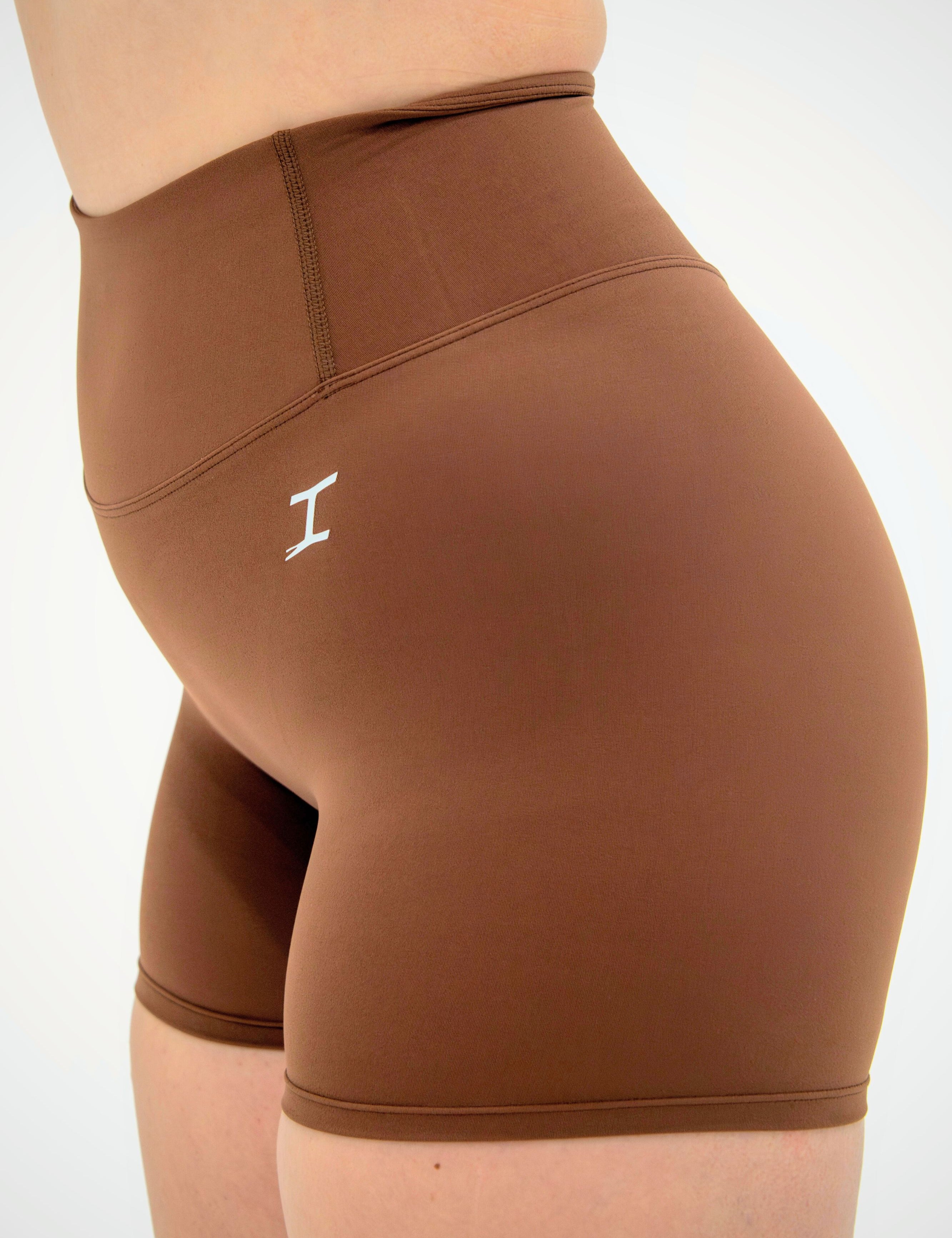 Intent_Active_Ascend_Invisible_Scrunch_Shorts_Tawny_Brown3_1918a499-3ee8-47a4-b1ae-628cdf1d0915.jpg