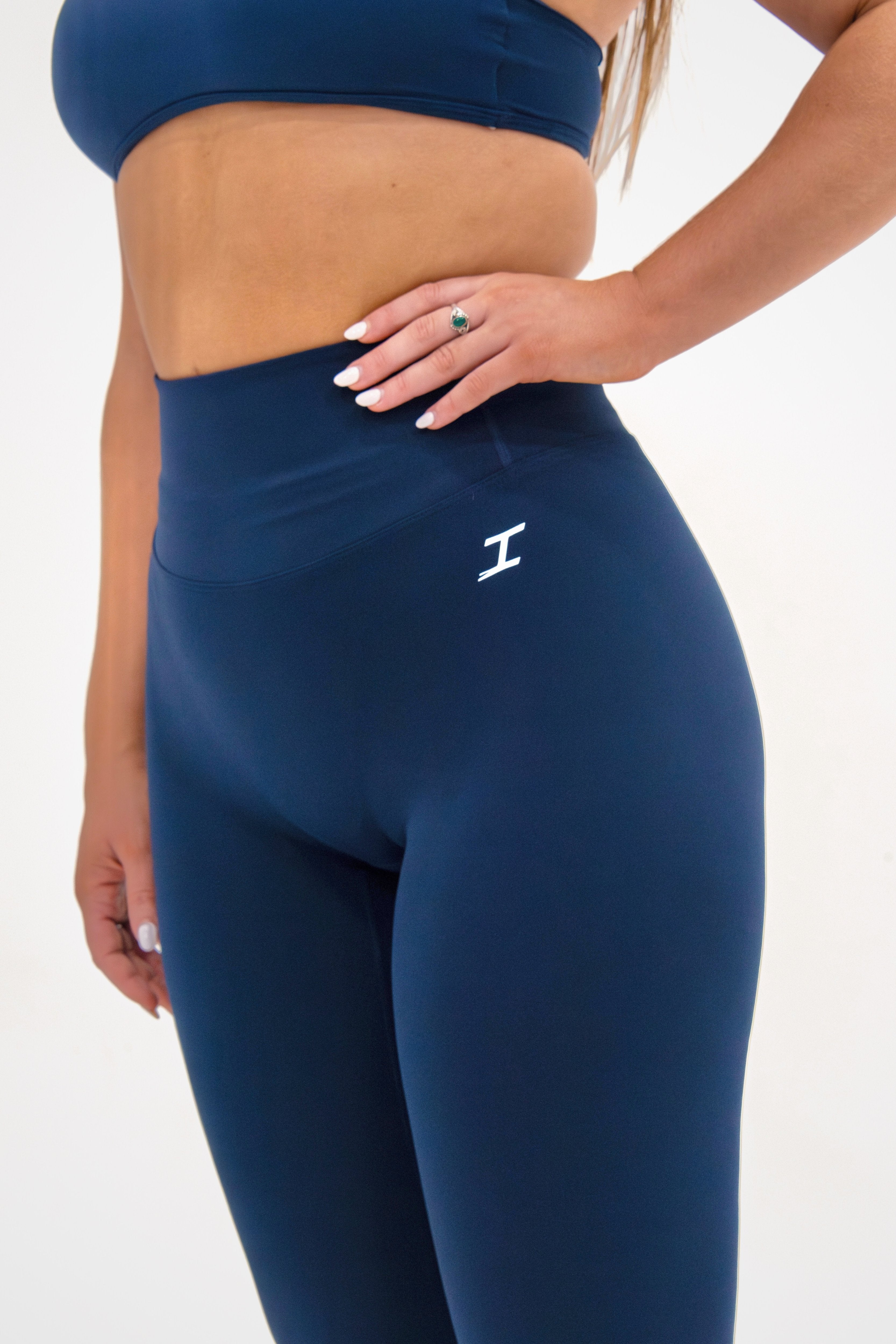 ASCEND INVISIBLE SCRUNCH LEGGINGS - Midnight Blue